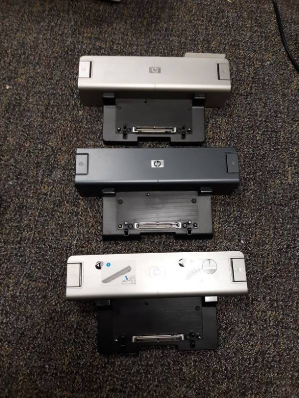 lot 1898 image: (6) HP Laptop Dock Chargers
