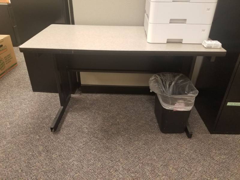 lot 2316 image: 4ft Office Table