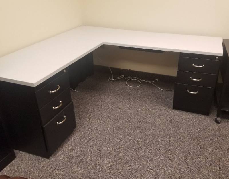 lot 2320 image: U Shaped Desk, Computer Chair