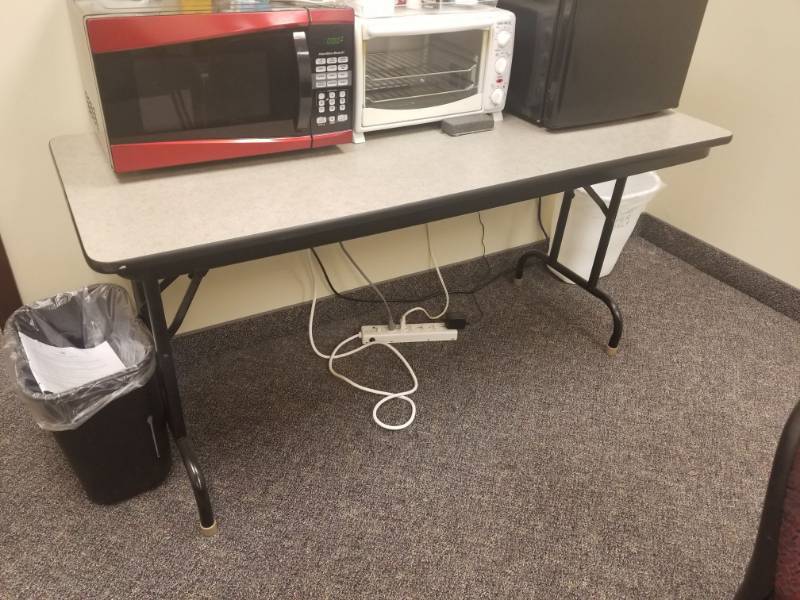 lot 2322 image: 5ft Folding Table