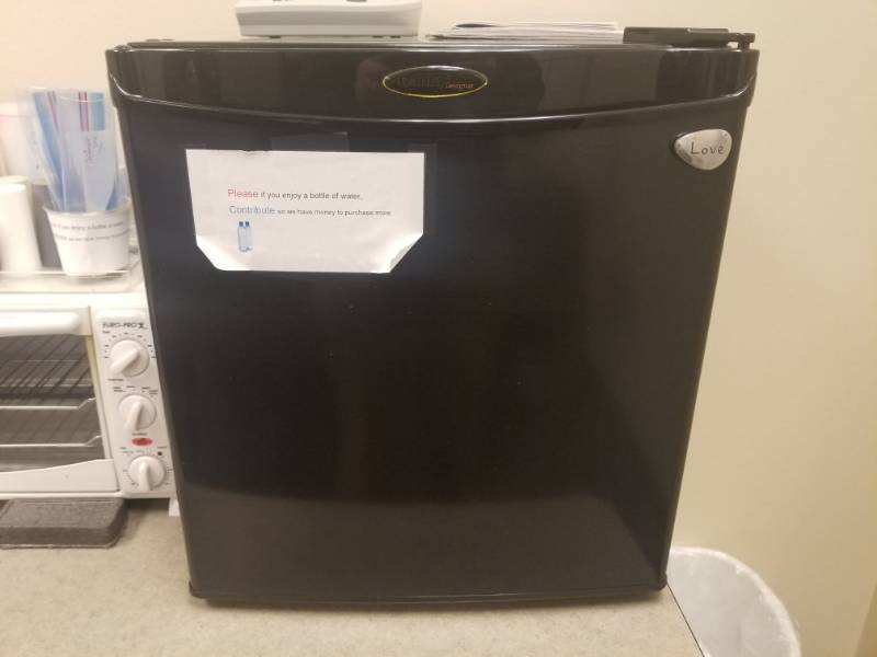 lot 2325 image: Danby Mini Fridge