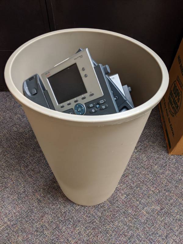 lot 2335 image: (10) Assortes Cisco IP Phones