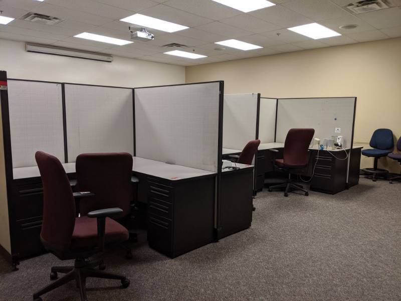 lot 1362 image: Cubicle Walls
