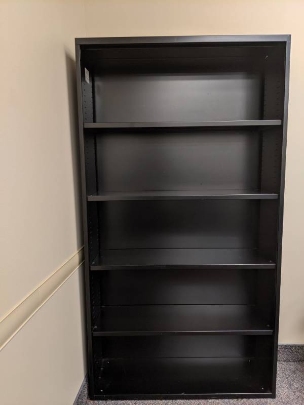 lot 1373 image: Bookshelf With Adjustable Shelving