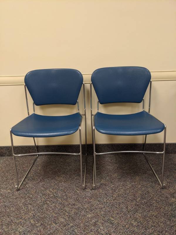 lot 1390 image: (2) Blue Chairs