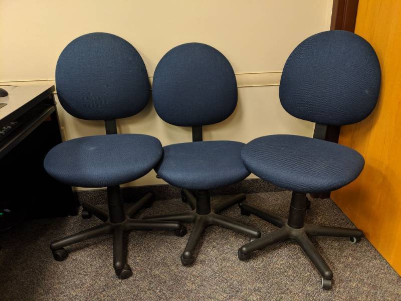 lot 1457 image: (3) Rolling Computer Chairs