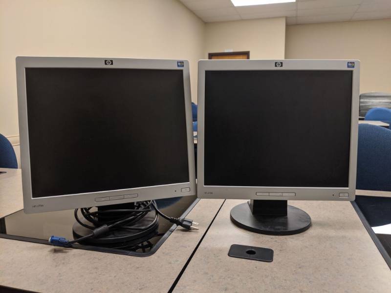 lot 1476 image: (4) HP 17 Inch LCD Computer Monitors