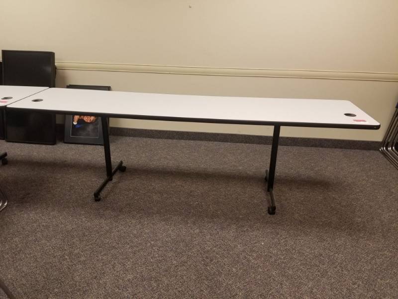 lot 1479 image: 8ft Rolling Table