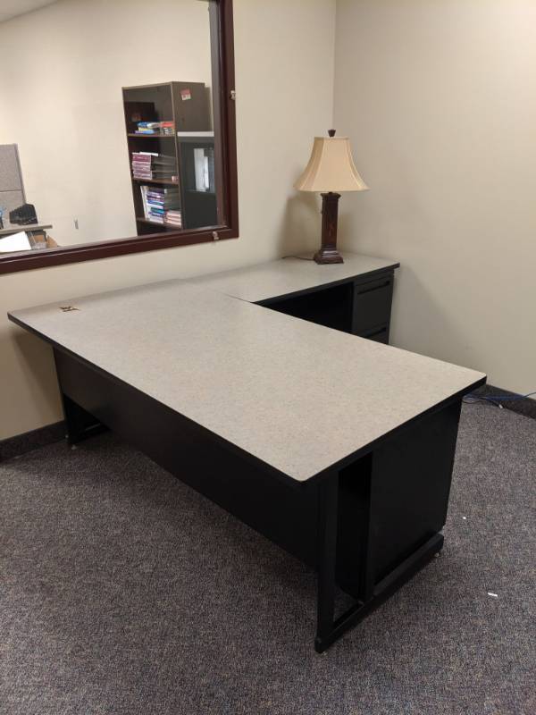 lot 1227 image: Desk With File Cabinets