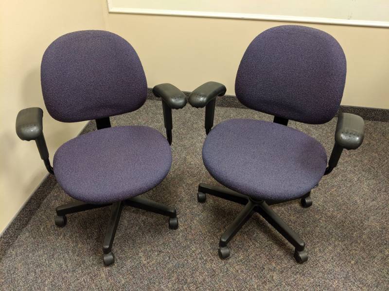 lot 1231 image: (2) Rolling Computer Chairs