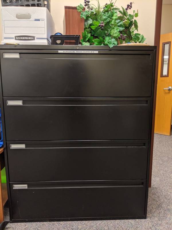 lot 1251 image: Storage Cabinet
