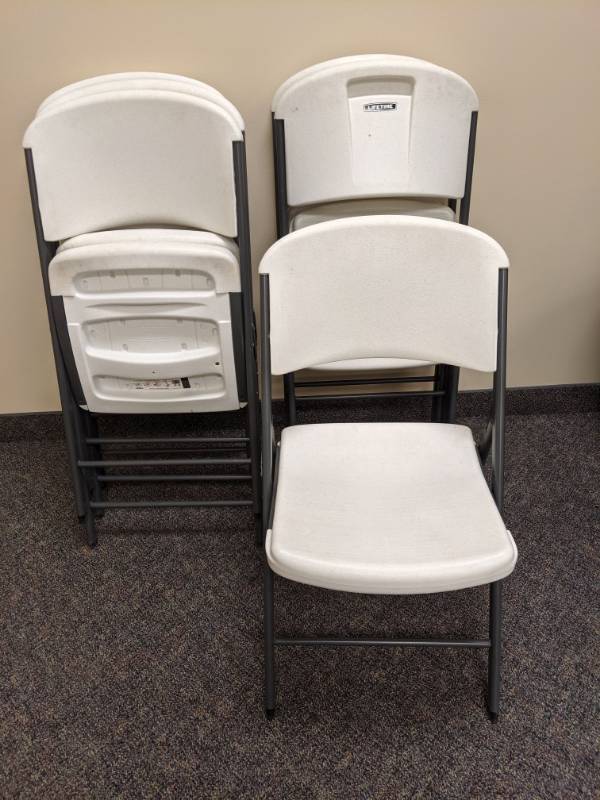lot 1261 image: (6) Lifetime Folding Chairs