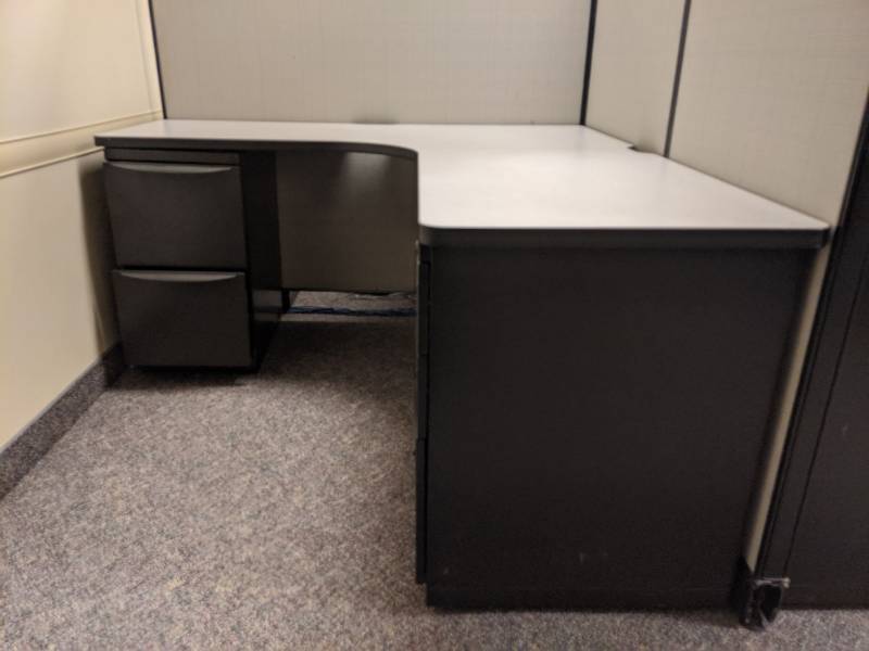 lot 1287 image: (1) L-Shaped Desk