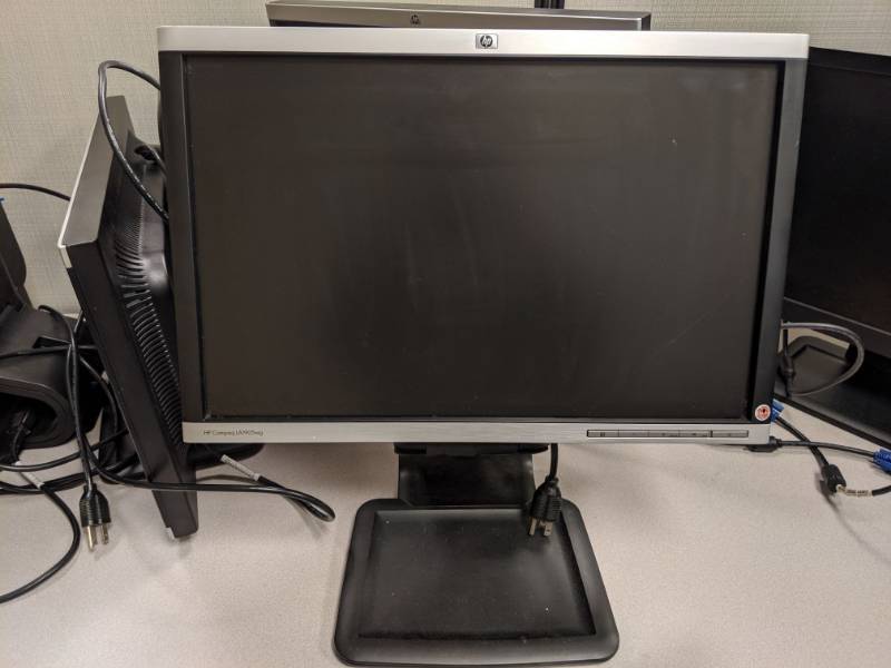 lot 1306 image: HP Compaq LA1905wg 19 Inch Monitor
