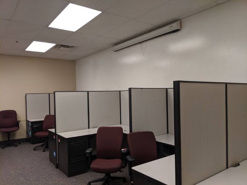 lot 1333 image: Cubicle Walls