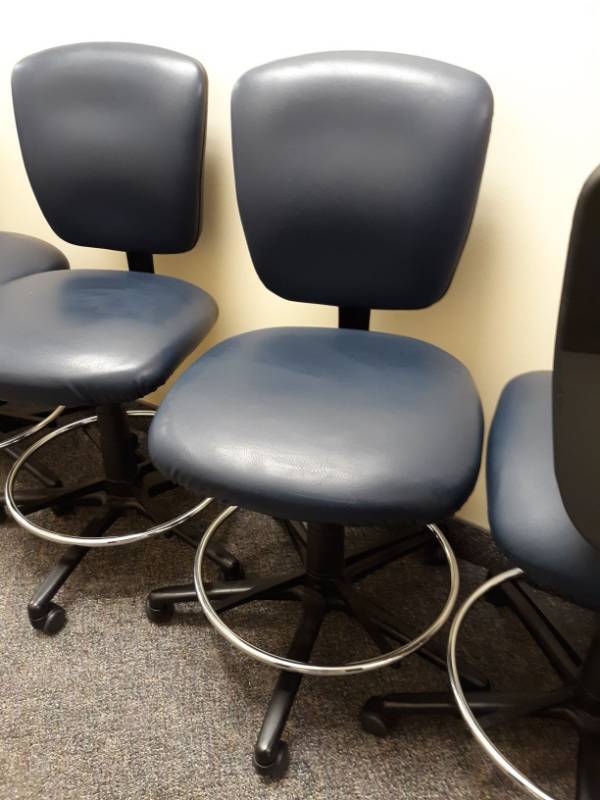 lot 6527 image: (10) Lab Chairs Blue