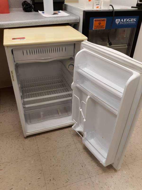 lot 6537 image: General Electric Miniature Fridge Medical Use Only