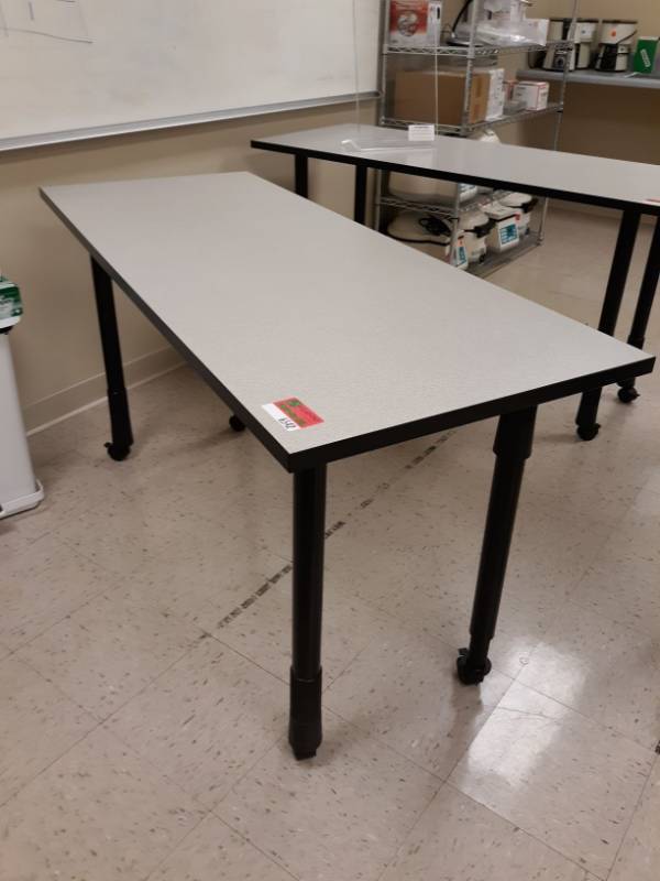 lot 6543 image: Rolling Table Top