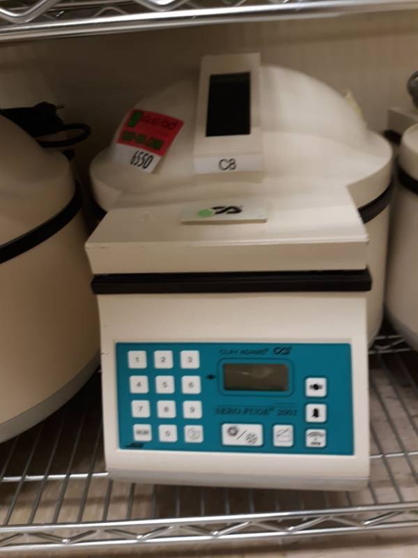 lot 6546 image: Clay Adams Sero-Fuge 2001 Centrifuge