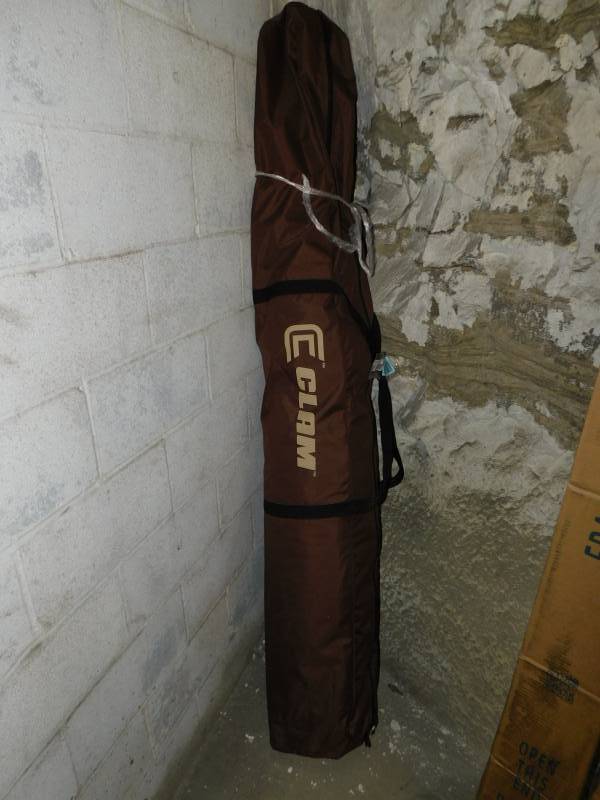 lot 1667 image: Clam Shelter  Open Box Inspect For Parts and Condition