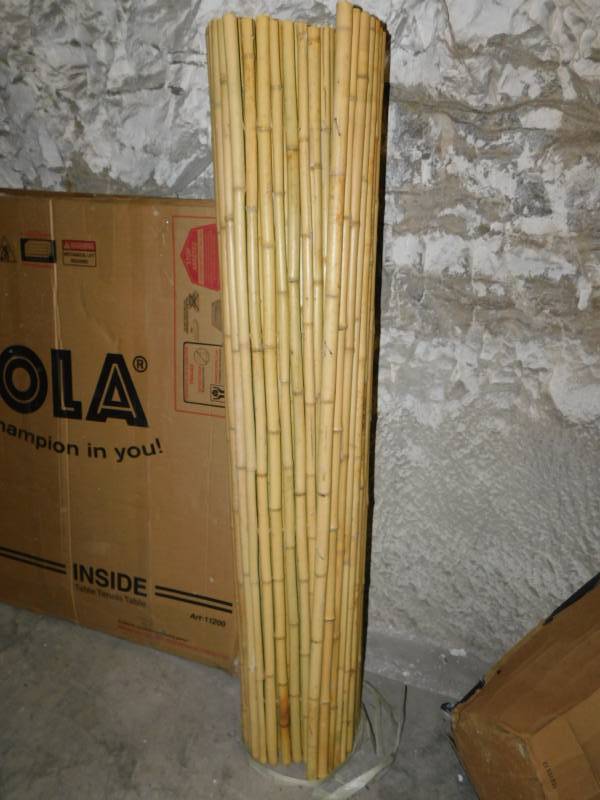 lot 1672 image: Bamboo Privacy Screen 
