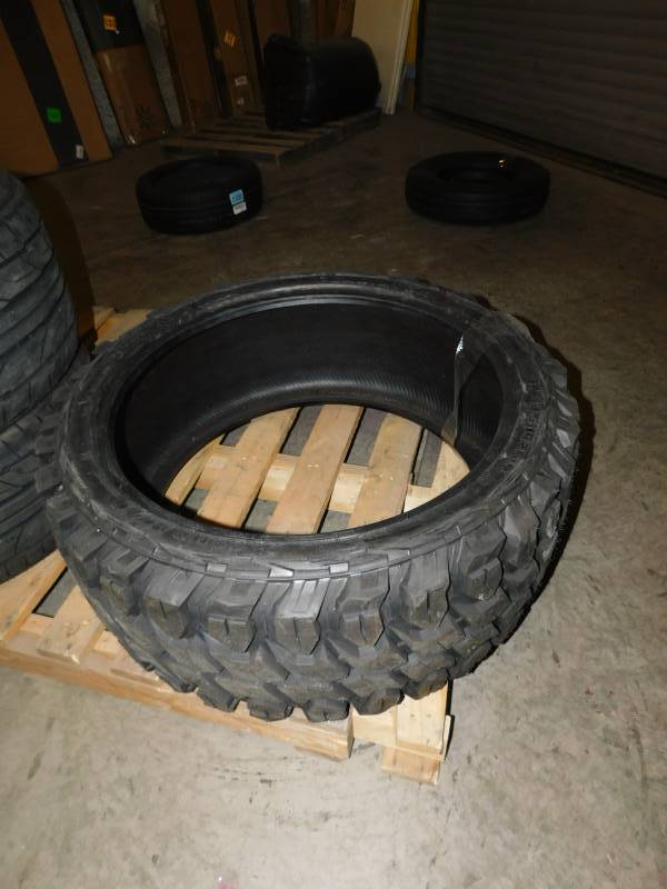 lot 1674 image: Gladiator XComp MT All-Terrain Radial Tire - 37X13.50R26LT