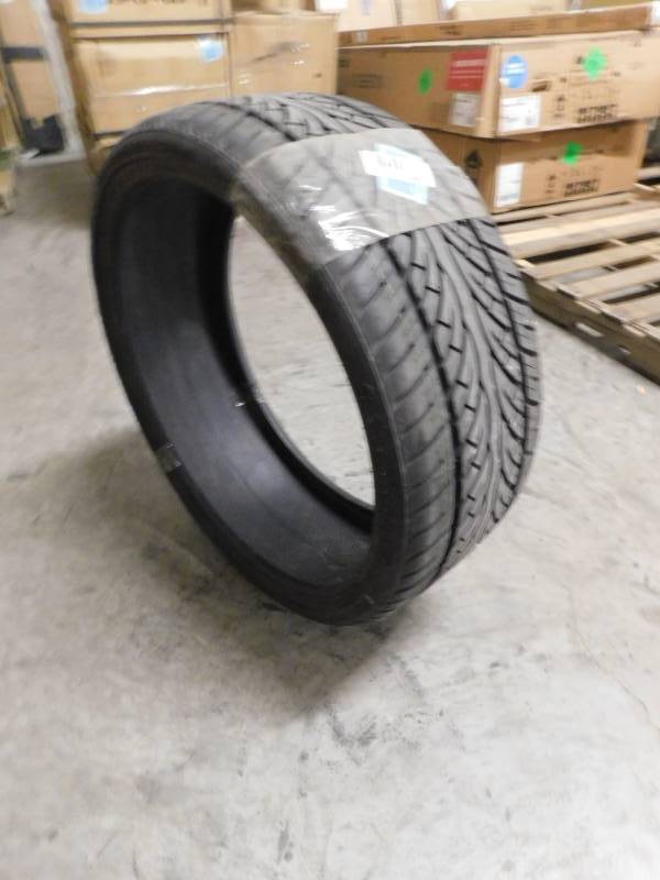 lot 1680 image: Lion Heart 25530ZR24 Tire