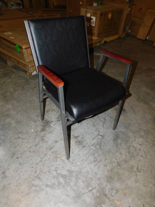 lot 1724 image: Chair