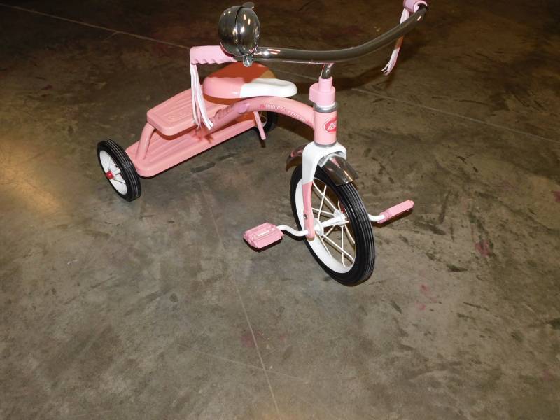 lot 1745 image: Radio Flyer Pink Tricycle