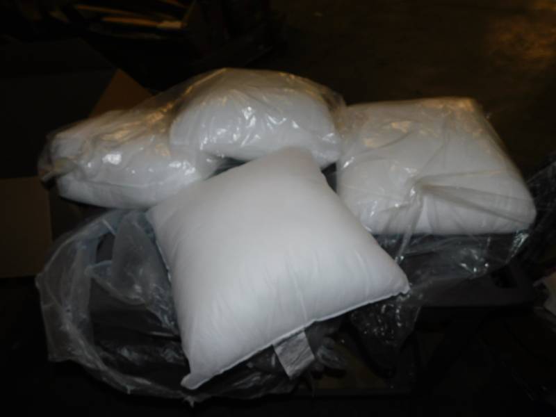 lot 1788 image: Lot of Pillows