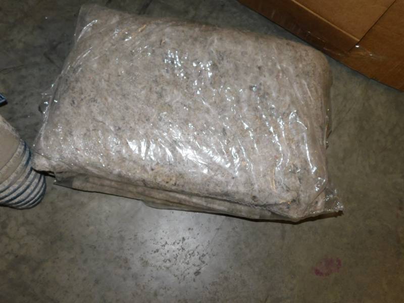 lot 1817 image: Mattress Pad Not Sure Size