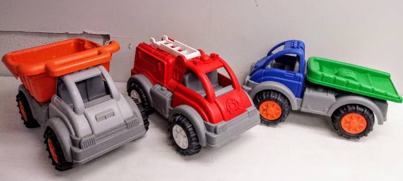 lot 5728 image: American Plastic Toys Gigantic Trucks