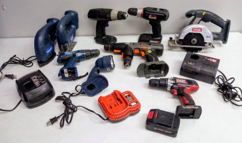 lot 5730 image: Lot of Power Tools & Chargers