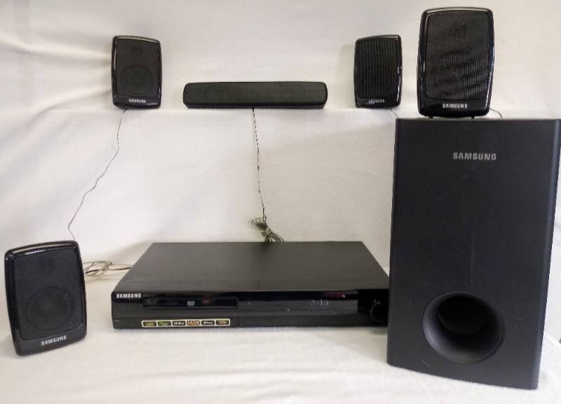 lot 5760 image: Samsung Complete Home Theater System  Amazing Quality See Video