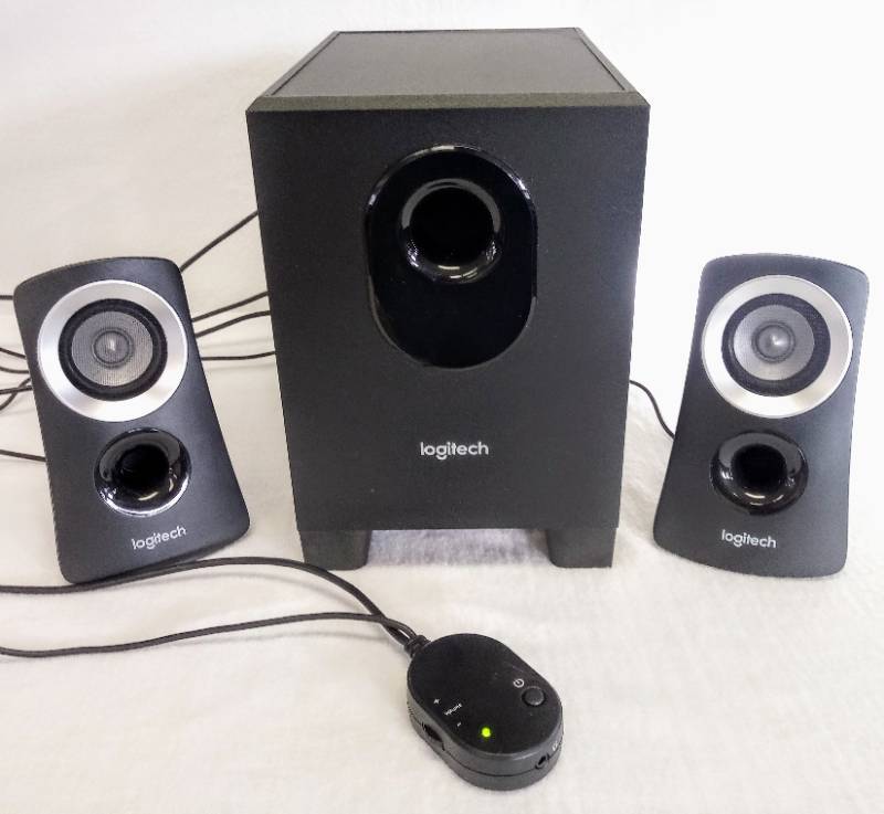 lot 5761 image: Logitech Z313 Computer Speaker System With Sub Woofer  Amazing Sound