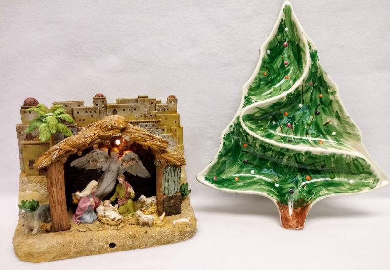 lot 5765 image: Lighted Nativity Scene (Plays Music) & X-Mas Tree Candy Dish