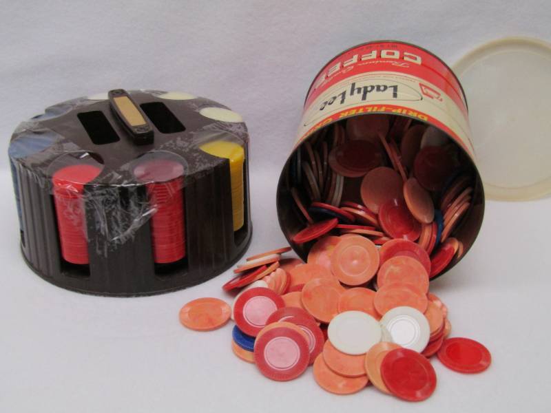 lot 5581 image: Vintage Poker Chips