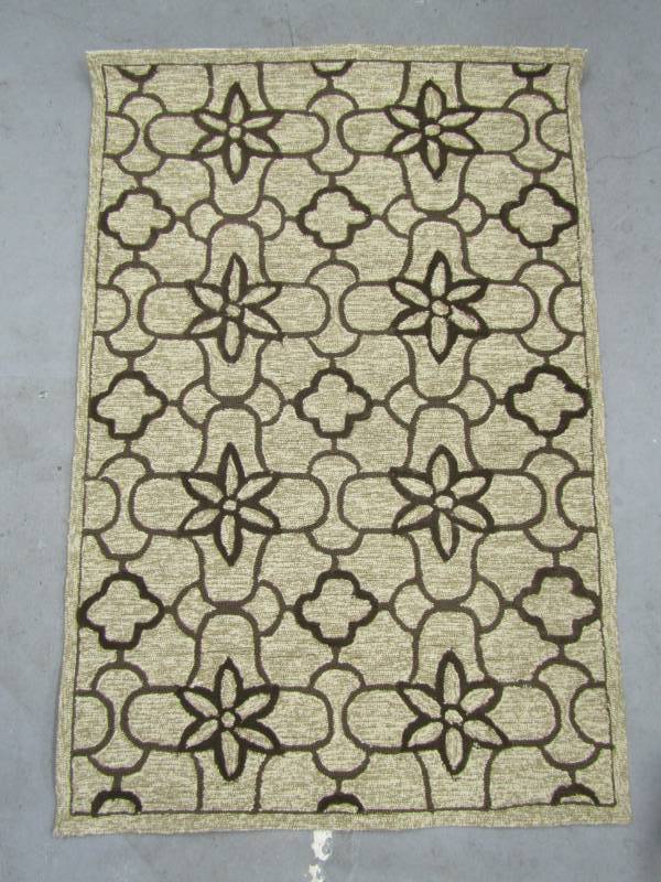 lot 5598 image: Couristan IndoorOutdoor Rug- Excellent Condition