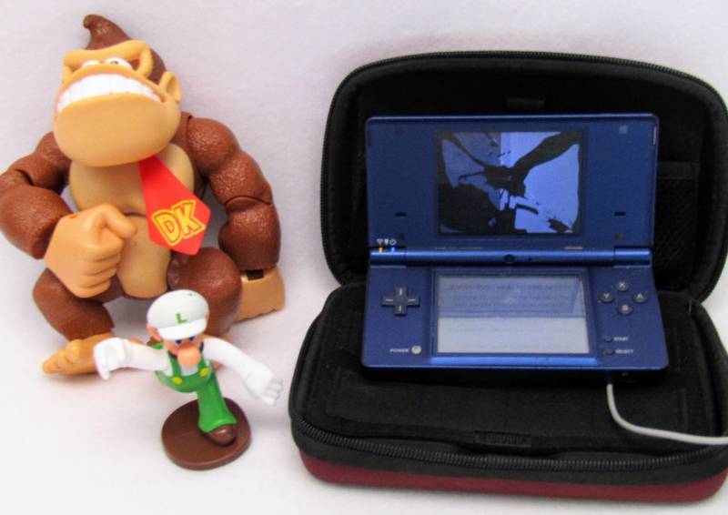 lot 5628 image: Nintendo DS Console and Bonus Donkey Kong and Mario