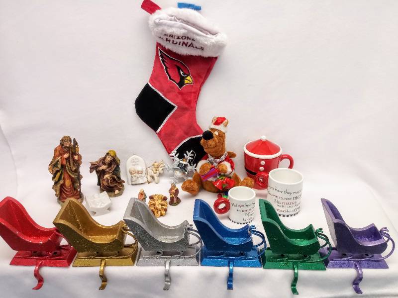 lot 5647 image: Christmas Lot-  Lots O Stuff