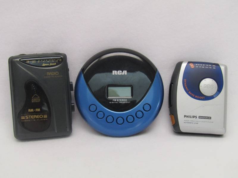 lot 5655 image: CD and Cassette Players  Portable