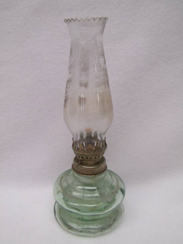 lot 5664 image: Oil Lamp