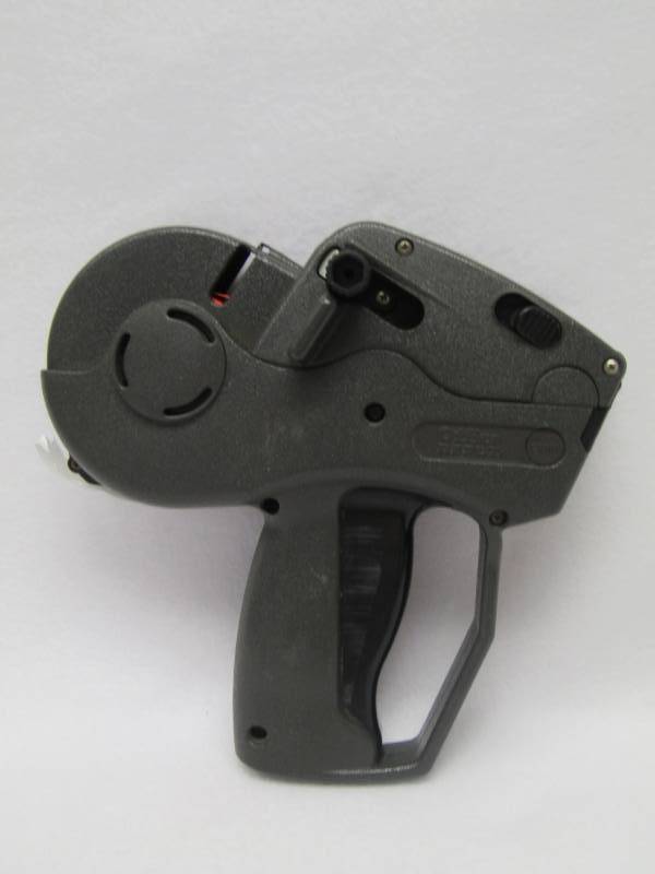 lot 5669 image: Pricing Gun