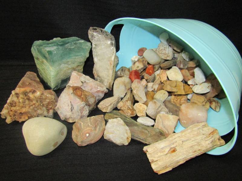 lot 3474 image: Cool Lot of Rocks and Minerals