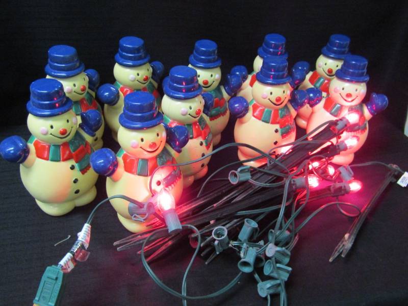 lot 3479 image: Vintage  Bakelite Snowman Christmas Sidewalk Lights