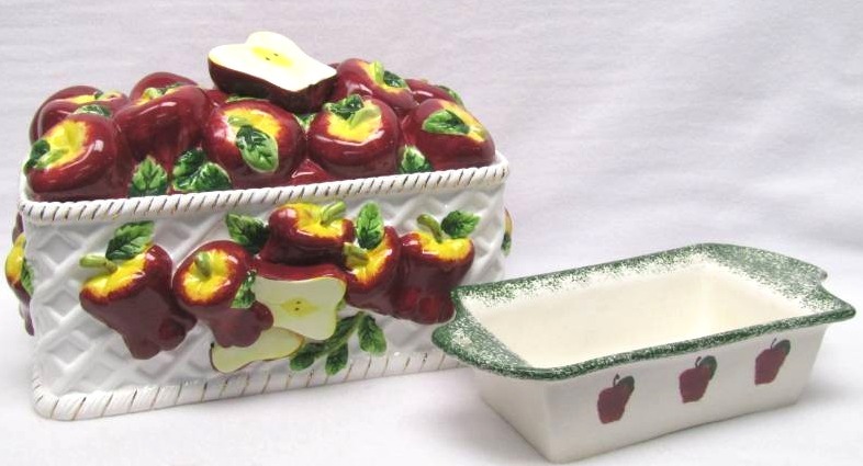lot 5785 image: Unique 3-D Apple Majolica Ceramic Bread Box & Small Pottery Loaf Pan