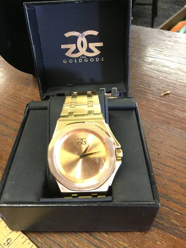 lot 3362 image: Gold Gods Watch