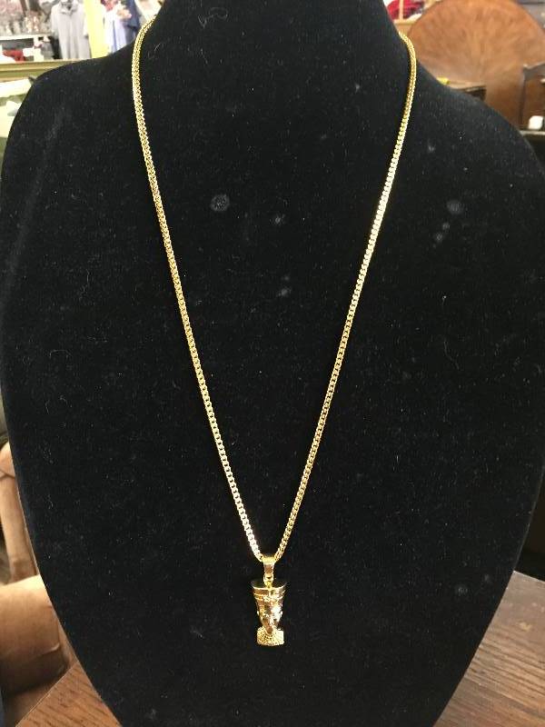 lot 3360 image: 18KT Gold Plated Chain and Egyptian Head, Chain is 28 inches long