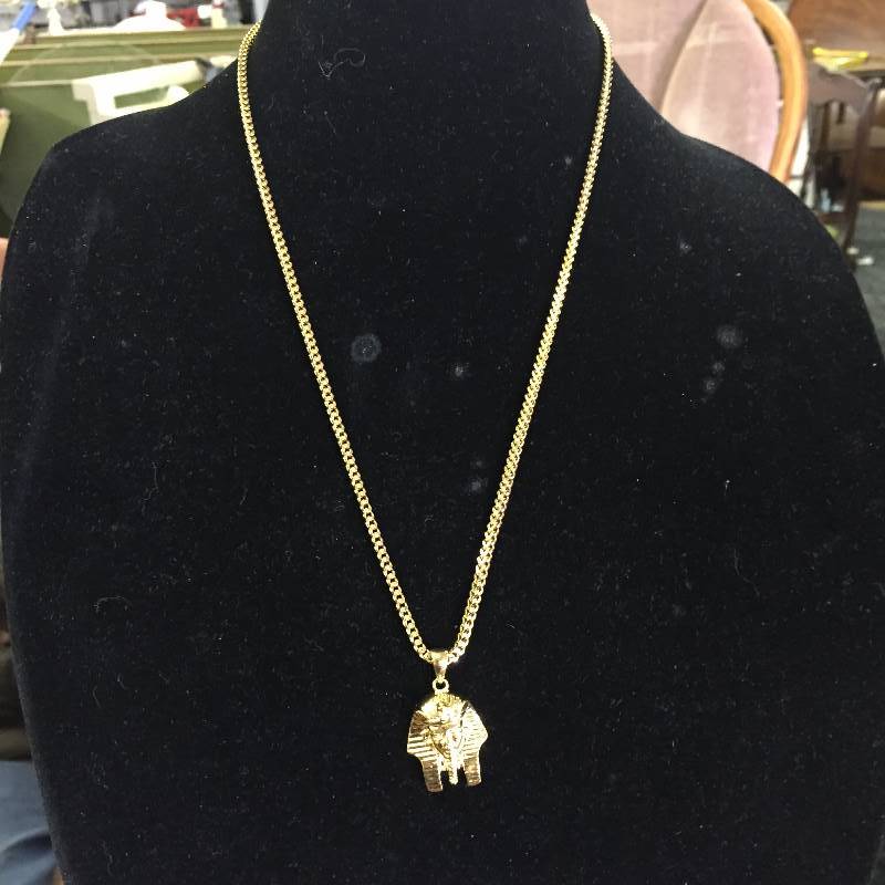 lot 3386 image: 21 18kt gold plated chain with pendant