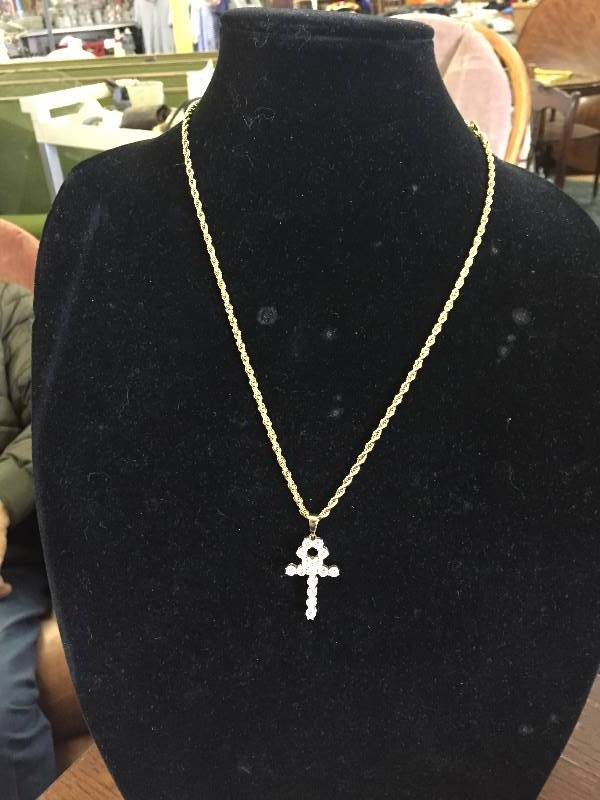 lot 3374 image: Necklace with cross